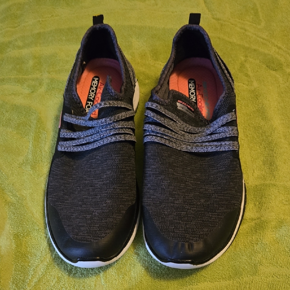 Skechers Black and Gray Sneakers Everyday Comfort